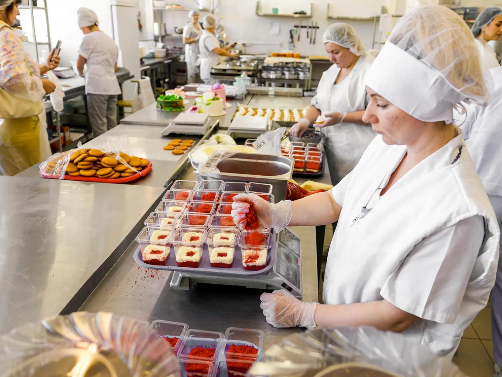 Знакомся с нами